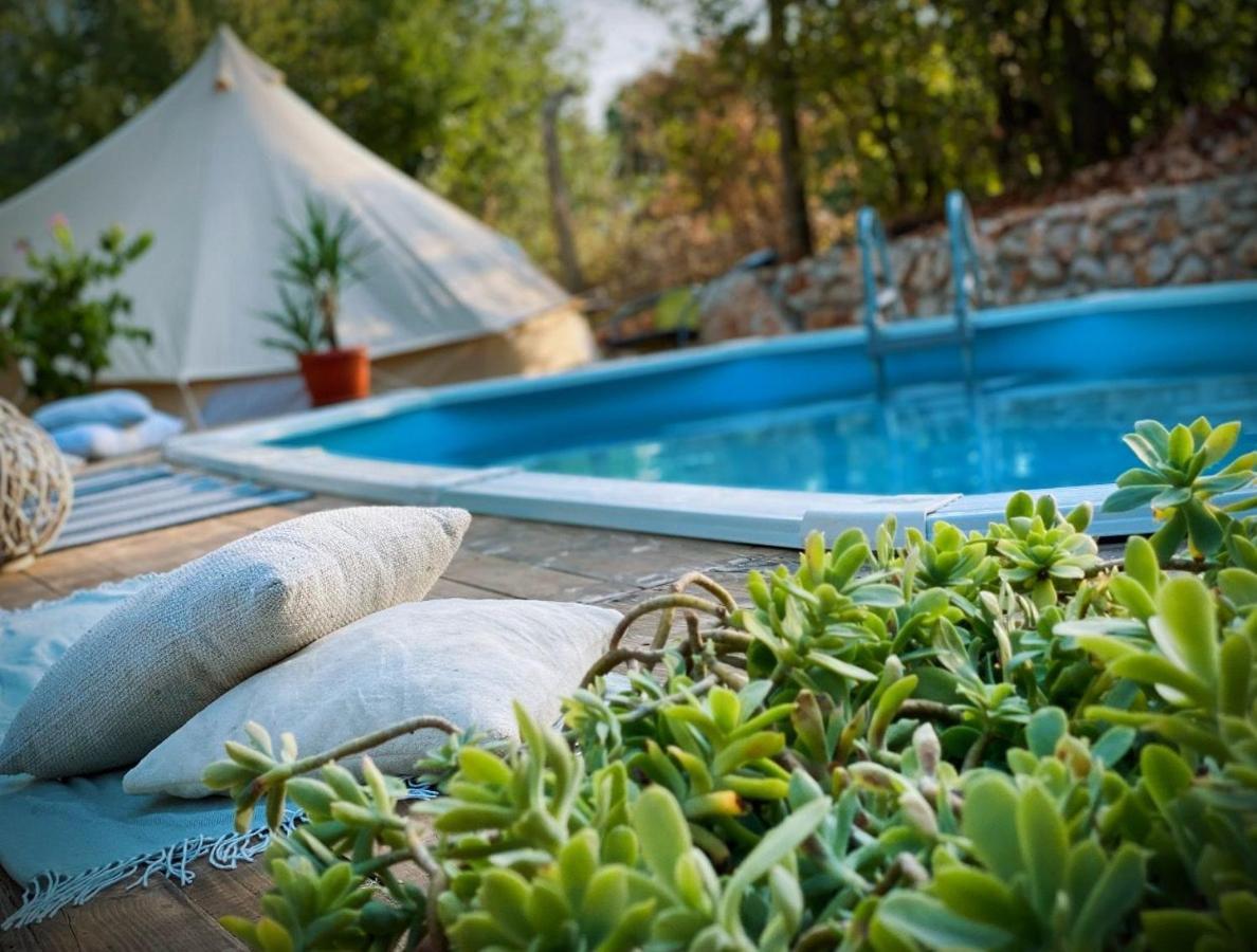 Rock Oak Camping 2 Имотски Экстерьер фото